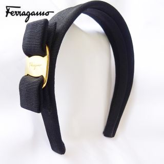 フェラガモ(Ferragamo)の美品☆Ferragamo フェラガモ カチューシャ リボン ブラック×ゴールド(カチューシャ)