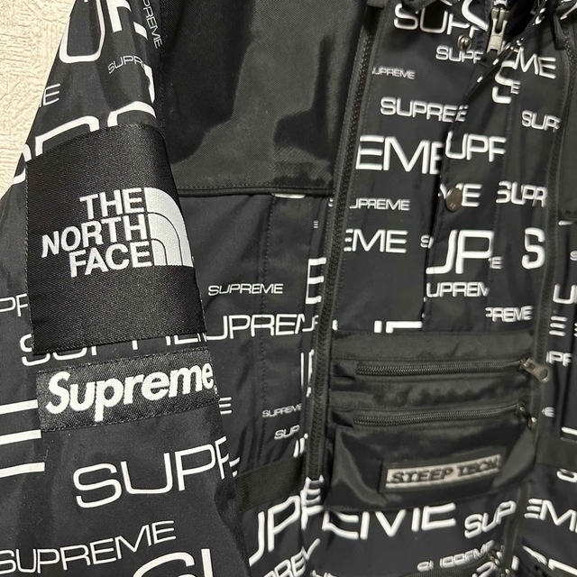 Supreme(シュプリーム)のSupreme シュプリーム × ノースフェイス　総柄ジャケット  メンズのジャケット/アウター(マウンテンパーカー)の商品写真