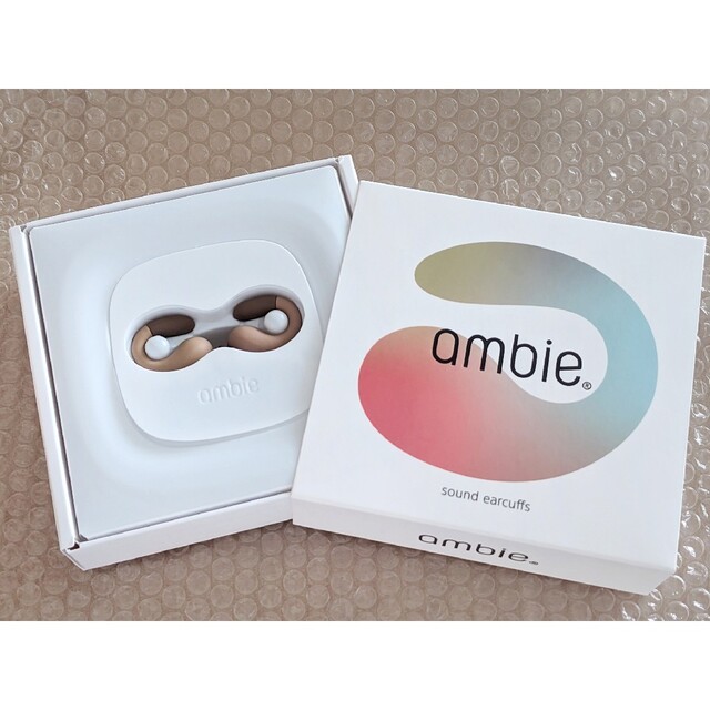 ambie イヤーカフ型 有線イヤホン