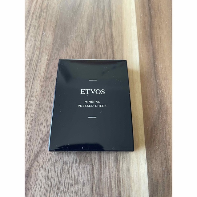 ETVOS(エトヴォス)のミネラルプレストチーク　ヌードベージュ コスメ/美容のベースメイク/化粧品(チーク)の商品写真