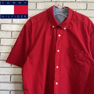 トミーヒルフィガー(TOMMY HILFIGER)のTOMMY HILFIGER 半袖BDシャツ カラーシャツ フラッグ刺繍 レッド(シャツ)