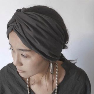 アギュー(ARGUE)のargue アギュー ボリューム ヘアターバン ベージュ アクセサリー(ヘアバンド)