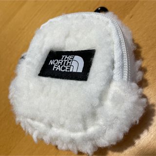 ザノースフェイス(THE NORTH FACE)の韓国限定ノースフェイス モコモコ素材のミニポーチ ミニ財布 ホワイト白(コインケース/小銭入れ)