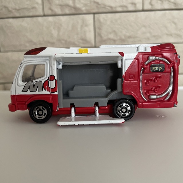 Takara Tomy(タカラトミー)のTOMICA モリタ消防車 エンタメ/ホビーのおもちゃ/ぬいぐるみ(ミニカー)の商品写真