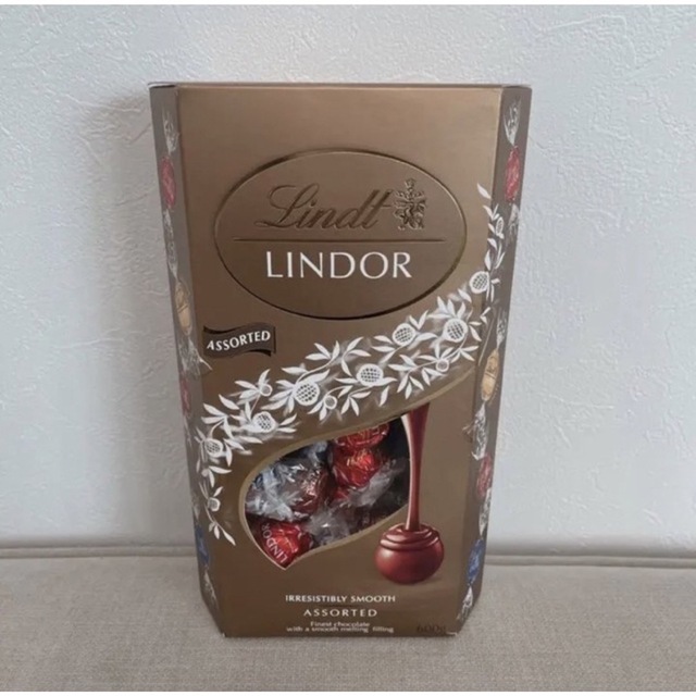 Lindt(リンツ)のリンツ　ゴールド　アソート  1箱分　箱から出して発送　常温配送 食品/飲料/酒の食品(菓子/デザート)の商品写真