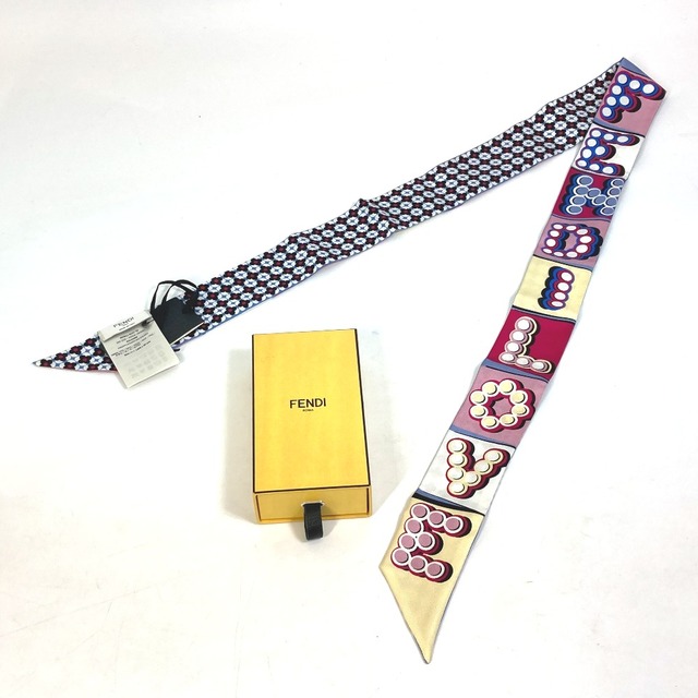 FENDI - フェンディ FENDI ラッピー FXT011 LOVE柄 ロゴ 花柄 フラワー