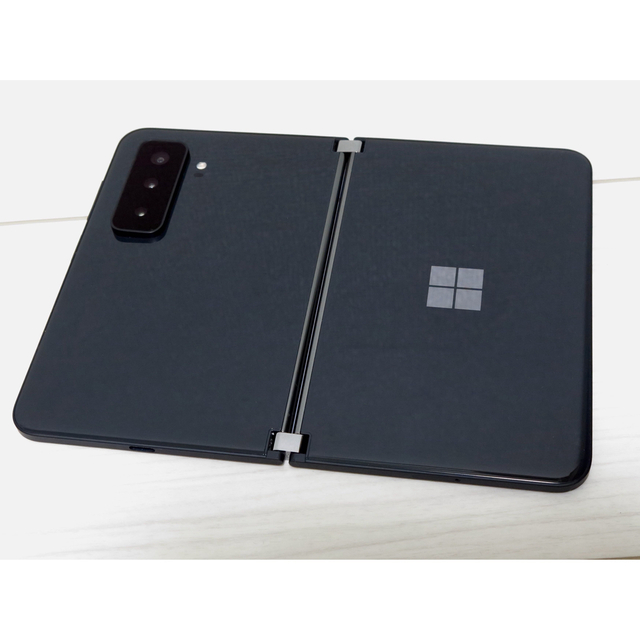 Microsoft(マイクロソフト)のSurface Duo 2 オブディシアン　128GB SIMフリー スマホ/家電/カメラのスマートフォン/携帯電話(スマートフォン本体)の商品写真