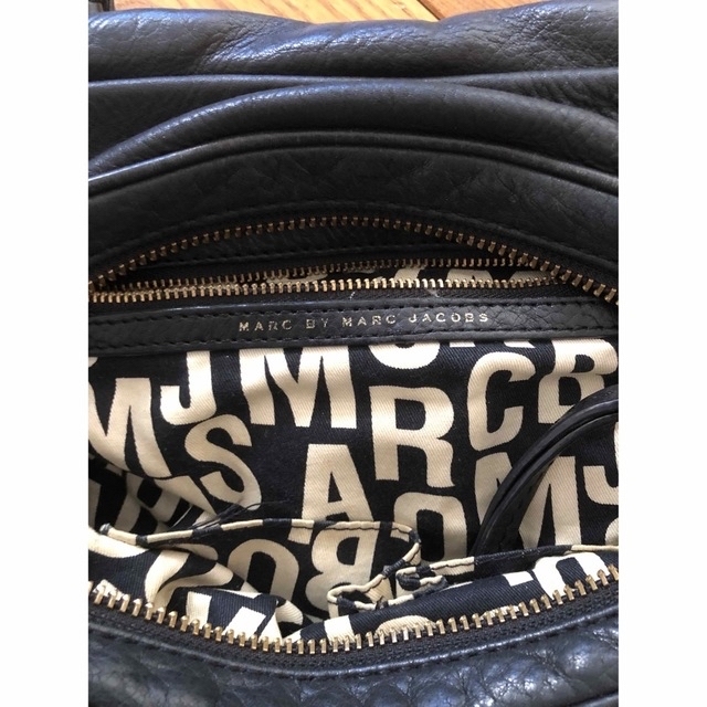 MARC BY MARC JACOBS(マークバイマークジェイコブス)の【マークバイマークジェイコブス】2wayショルダーバッグ／ブラック×ゴールド レディースのバッグ(ショルダーバッグ)の商品写真