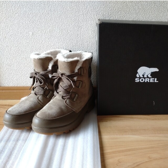 SOREL(ソレル)のソレル SOREL TIVOLI IV KHAKI ティボリ カーキ 24.5 レディースの靴/シューズ(ブーツ)の商品写真