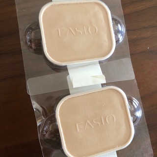 ファシオ(Fasio)のファシオ　ミネラルファンデーション410 ２個セット(ファンデーション)