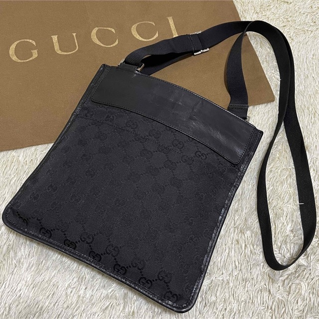 Gucci - GUCCI グッチ ショルダーバッグ サコッシュ GGキャンバス