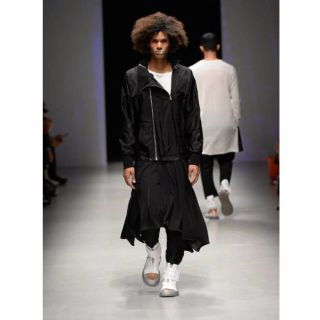 リックオウエンス(Rick Owens)の極美品D.GNAK 2in1変形脱着レイヤードドレープコート４６(ステンカラーコート)