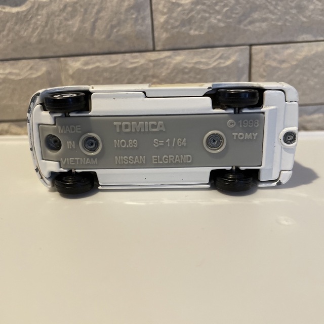 Takara Tomy(タカラトミー)のTOMICA 救急車　エルグランド エンタメ/ホビーのおもちゃ/ぬいぐるみ(ミニカー)の商品写真