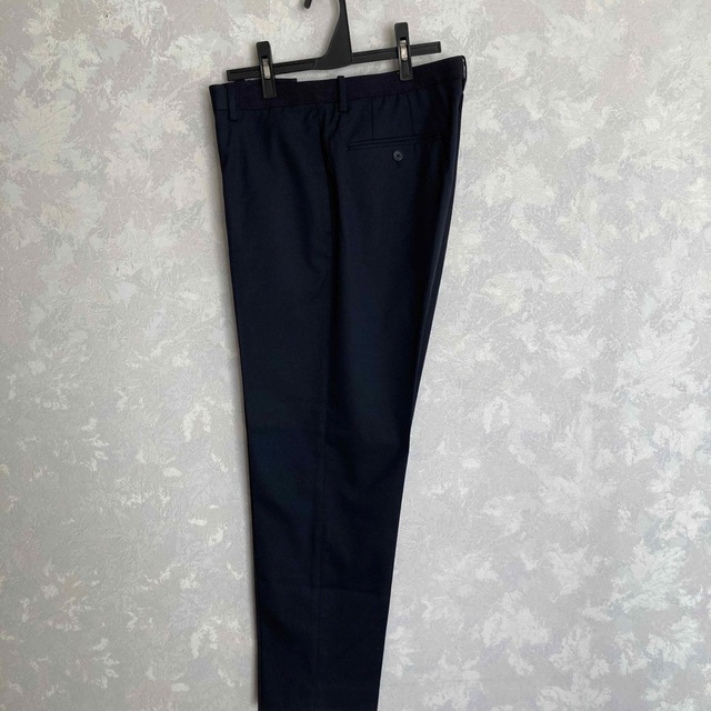 UNIQLO(ユニクロ)の〔新品〕紳士　ユニクロ　紺色　ウエストゴムスラックス　L メンズのパンツ(スラックス)の商品写真