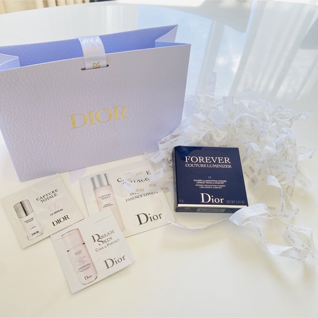 Christian Dior(クリスチャンディオール)の新品　ディオールスキン　フォーエヴァークチュール　ルミナイザー　02ピンクグロウ コスメ/美容のベースメイク/化粧品(フェイスカラー)の商品写真