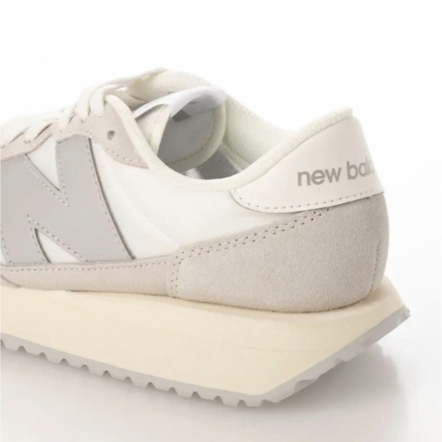 New Balance(ニューバランス)の新品　ニューバランス  WS237  JB1（WHITE レディースの靴/シューズ(スニーカー)の商品写真