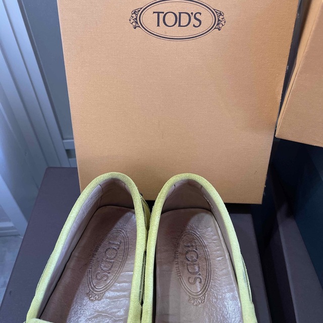 TOD'S(トッズ)の最終出品値下げ　本物中古　TOD'S スウェード　モカシン　サイズ5 1/2 メンズの靴/シューズ(スリッポン/モカシン)の商品写真