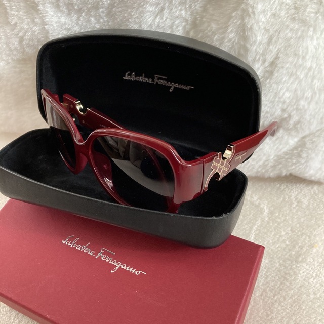 Ferragamo(フェラガモ)のフェラガモ サングラス レディースのファッション小物(サングラス/メガネ)の商品写真