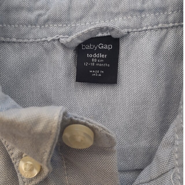 babyGAP(ベビーギャップ)のベビー80　シャツ　GAP キッズ/ベビー/マタニティのキッズ服男の子用(90cm~)(Tシャツ/カットソー)の商品写真