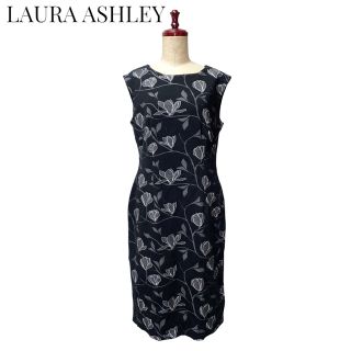 ローラアシュレイ(LAURA ASHLEY)の【LAURA ASHLEY】花柄ワンピース　ブラック　ローラアシュレイ(ひざ丈ワンピース)