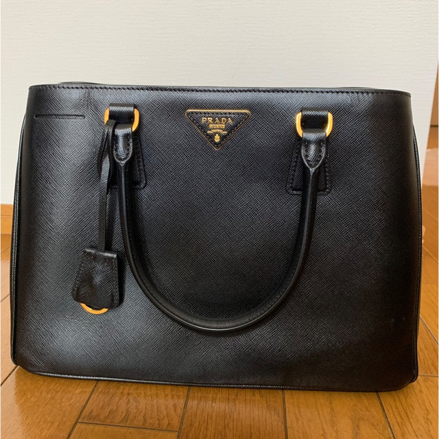 PRADA(プラダ)のPRADA SAFFIANO LUX BN1874 レディースのバッグ(ショルダーバッグ)の商品写真