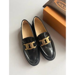 トッズ ローファー/革靴(レディース)の通販 900点以上 | TOD'Sの