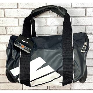 ナイキ(NIKE)のお値下げ致しました^^ 新品未使用　ダッフルバック　ボストンバック　15L(ボストンバッグ)