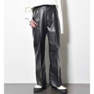 シティショップ(CITYSHOP)のSLIT FAUX LEATHER パンツ(カジュアルパンツ)