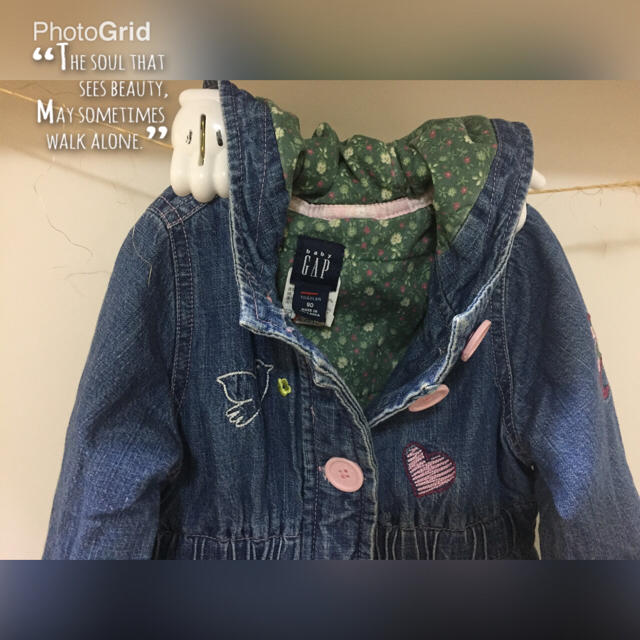 babyGAP(ベビーギャップ)のshinotanさま  GAPデニム刺繍コート90 キッズ/ベビー/マタニティのキッズ服女の子用(90cm~)(コート)の商品写真