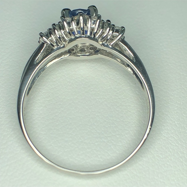 うっとり　コーンフラワー系　サファイア　ダイヤモンドpt900リング レディースのアクセサリー(リング(指輪))の商品写真