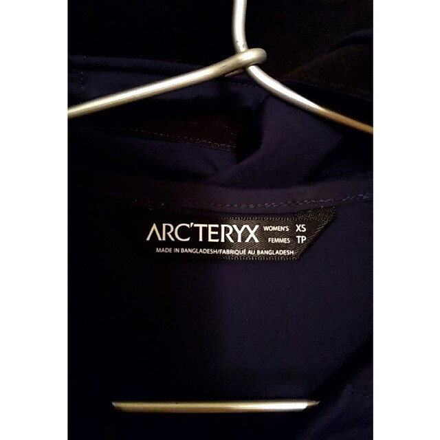 ARC'TERYX(アークテリクス)のARC'TERYX アークテリクス スコーミッシュ フーディー XS 希少カラー レディースのジャケット/アウター(ナイロンジャケット)の商品写真