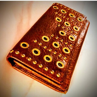 ミュウミュウ(miumiu)のデザインがおしゃれで素敵な　MIU MIU 長財布 ミュウミュウ ラウンドファス(財布)