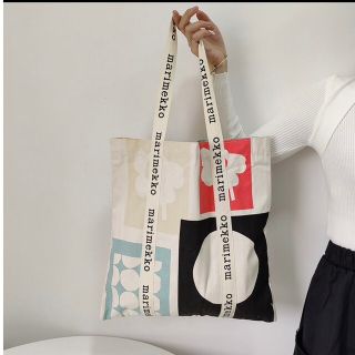 マリメッコ(marimekko)の大人気マリメッコ！！エコバッグ　トートバッグ　70周年限定 貴重　限定品　花柄(トートバッグ)