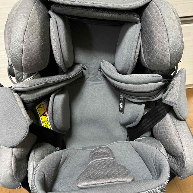 正規店格安】 Aprica Aprica フラディアグロウ ISOFIX 360°セーフティー プレミアムの通販 by な's  shop｜アップリカならラクマ