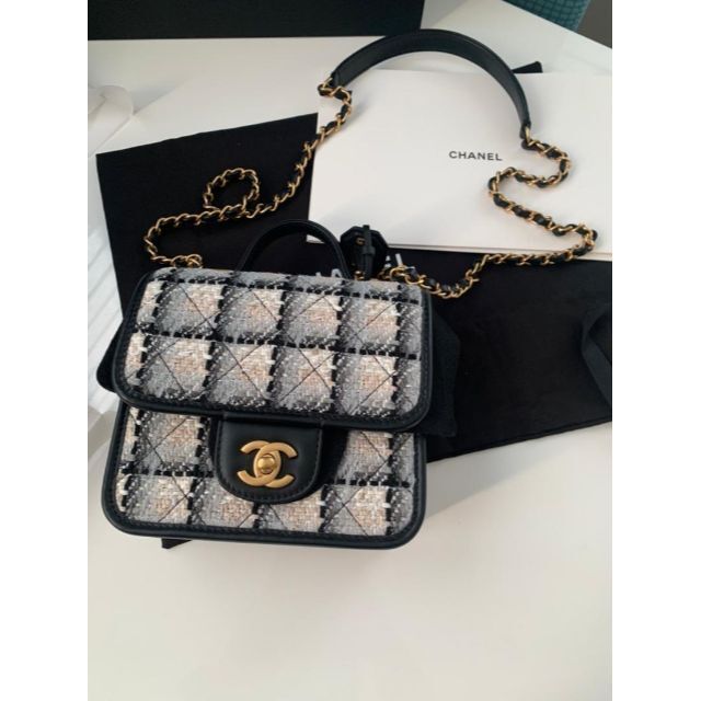 WEB限定カラー CHANEL - CHANEL スモール トップハンドル フラップ バッグ ショルダーバッグ WEB限定カラー CHANEL - CHANEL スモール トップハンドル フラップ バッグ ショルダーバッグ
