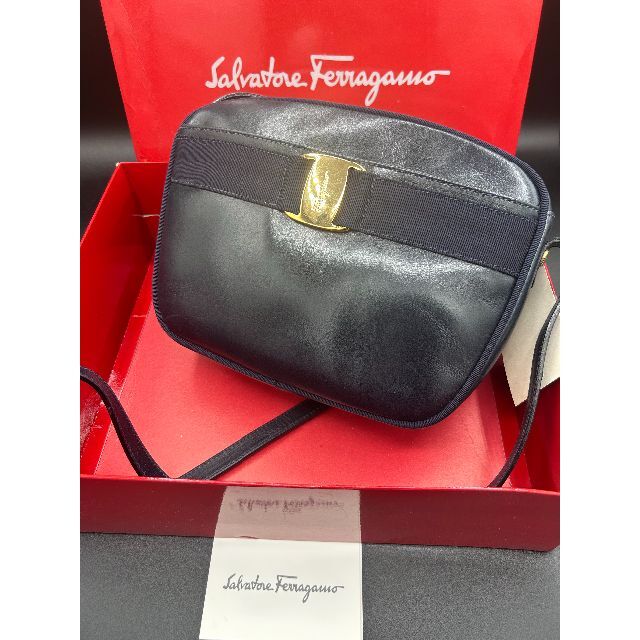 フェラガモ Ferragamo 鞄 チェーンバッグ ショルダーバッグ 本物 美品