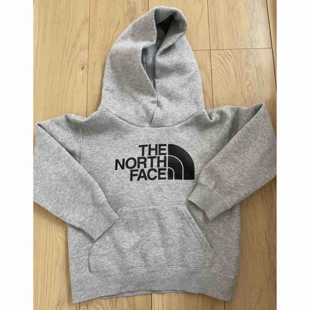 THE NORTH FACE(ザノースフェイス)のTHE NORTH FACE ノースフェイス　パーカー（裏起毛）　110cm キッズ/ベビー/マタニティのキッズ服男の子用(90cm~)(Tシャツ/カットソー)の商品写真