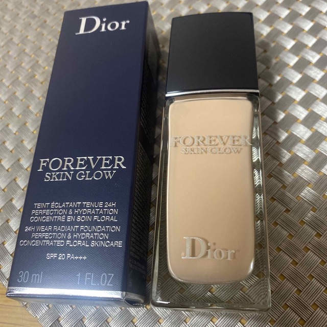 Dior(ディオール)のDior リキッドファンデ1N コスメ/美容のベースメイク/化粧品(ファンデーション)の商品写真