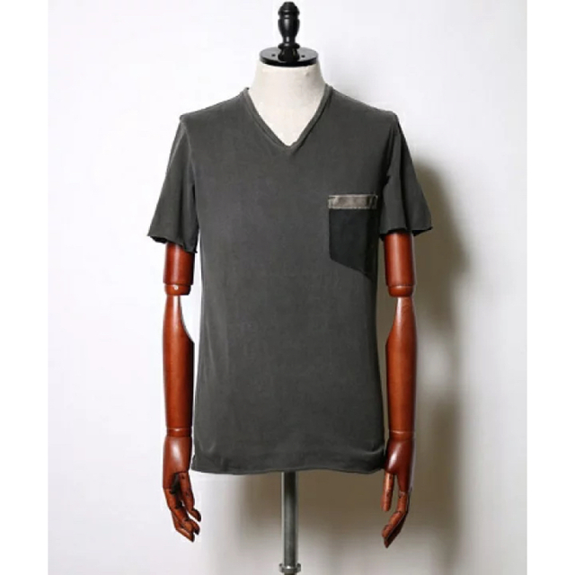 wjk(ダブルジェーケー)の未使用品wjk leather pocketV/NカットソーAKMジュンハシモト メンズのトップス(Tシャツ/カットソー(半袖/袖なし))の商品写真
