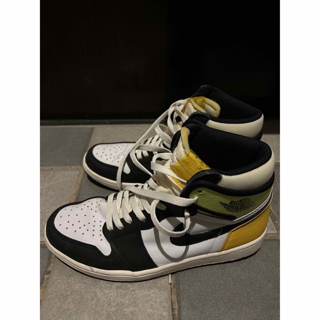 NIKE(ナイキ)のNIKE AIR JORDAN 1RETRO HIGH OG VOLT GOLD メンズの靴/シューズ(スニーカー)の商品写真