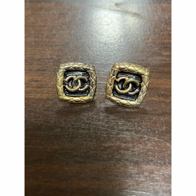 CHANEL ノベルティ ビンテージピアス