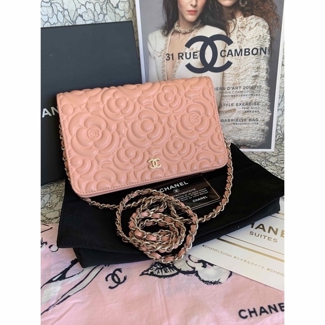 CHANEL(シャネル)のunknown様専用♡シャネル◆カメリア チェーンウォレット レディースのバッグ(ショルダーバッグ)の商品写真