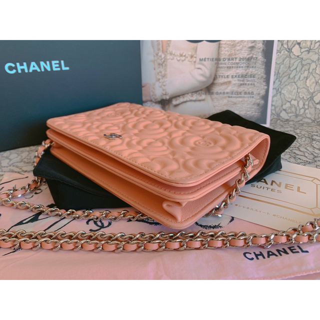 CHANEL(シャネル)のunknown様専用♡シャネル◆カメリア チェーンウォレット レディースのバッグ(ショルダーバッグ)の商品写真