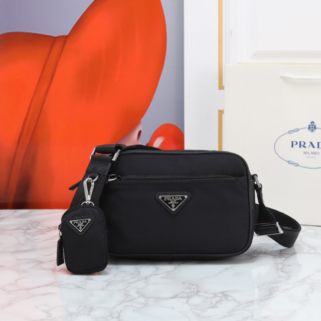 PRADA プラダ ショルダーバック-connectedremag.com