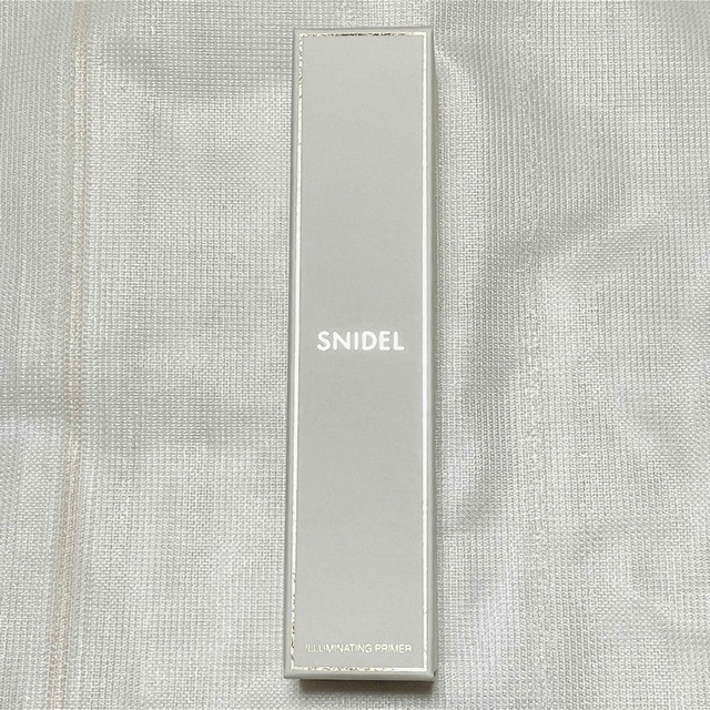 SNIDEL(スナイデル)の【新品】スナイデルビューティ　イルミネイティングプライマー コスメ/美容のベースメイク/化粧品(化粧下地)の商品写真