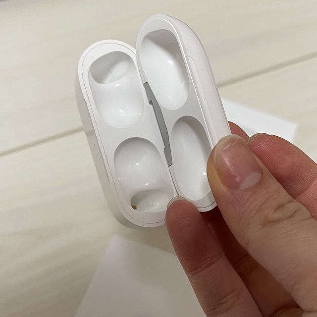 AirPods Pro MWP22J/A 片耳 本体 スマホ/家電/カメラのオーディオ機器(ヘッドフォン/イヤフォン)の商品写真