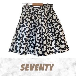 セブンティーフォー(SEVENTY FOUR)の【セール価格】 SEVENTY スカート 水玉 ひざ丈(ひざ丈スカート)