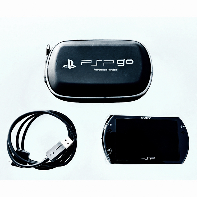 【希少】PSP go ピアノブラック本体　専用ケース付き【美品】