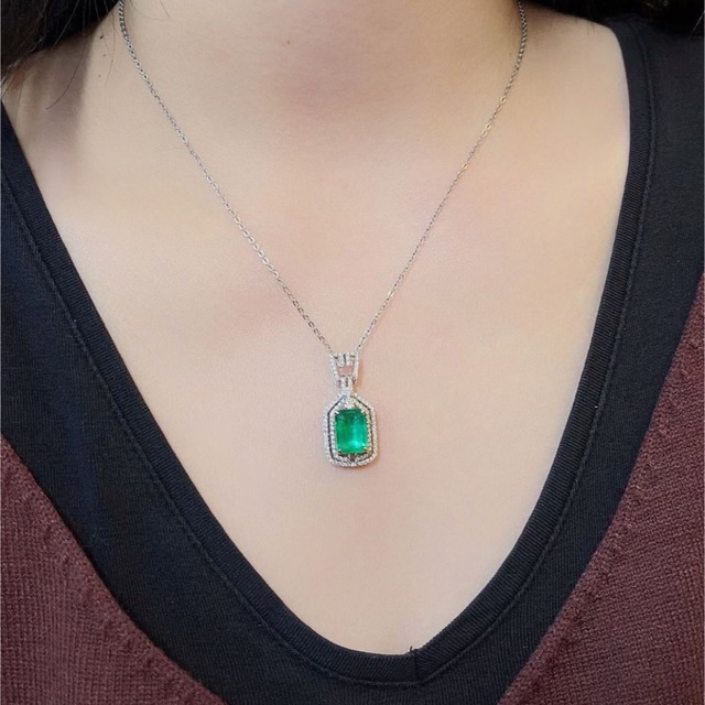 新品】 エメラルド 天然 ダイヤ ¥ k18 ペンダントトップ2.9ct