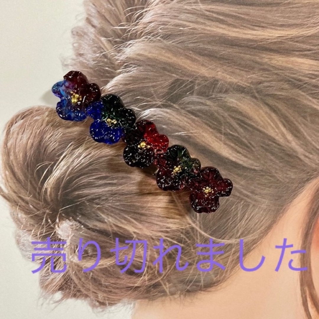 ヘアクリップ＊花＊フラワー＊大ぶり＊カラフル＊大ぶり ハンドメイドのアクセサリー(ヘアアクセサリー)の商品写真